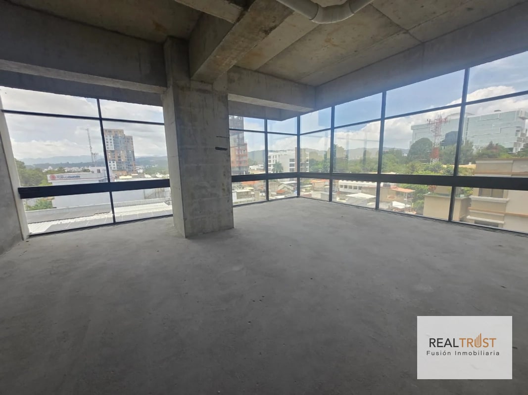OFICINA EN VENTA EDIFICIO RENOVATI ZONA 10 - 10