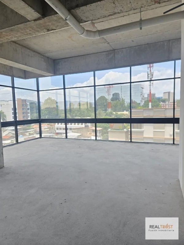 OFICINA EN VENTA EDIFICIO RENOVATI ZONA 10 - 3