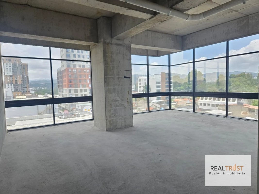 OFICINA EN VENTA EDIFICIO RENOVATI ZONA 10 - 8