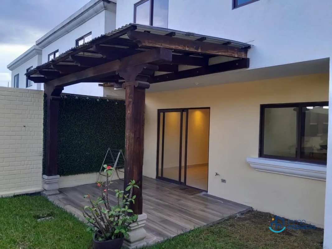 Casa en Venta- Zona 4 de Mixco, Vistas del Naranjo 1 - 13
