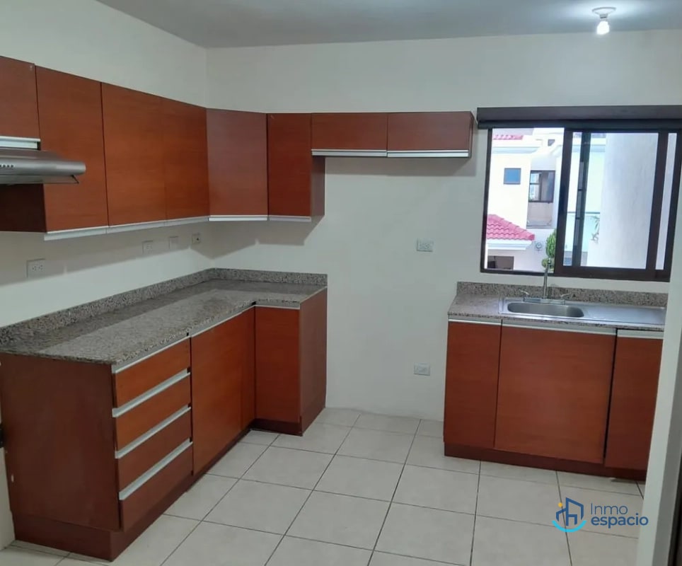 Casa en Venta- Zona 4 de Mixco, Vistas del Naranjo 1 - 9
