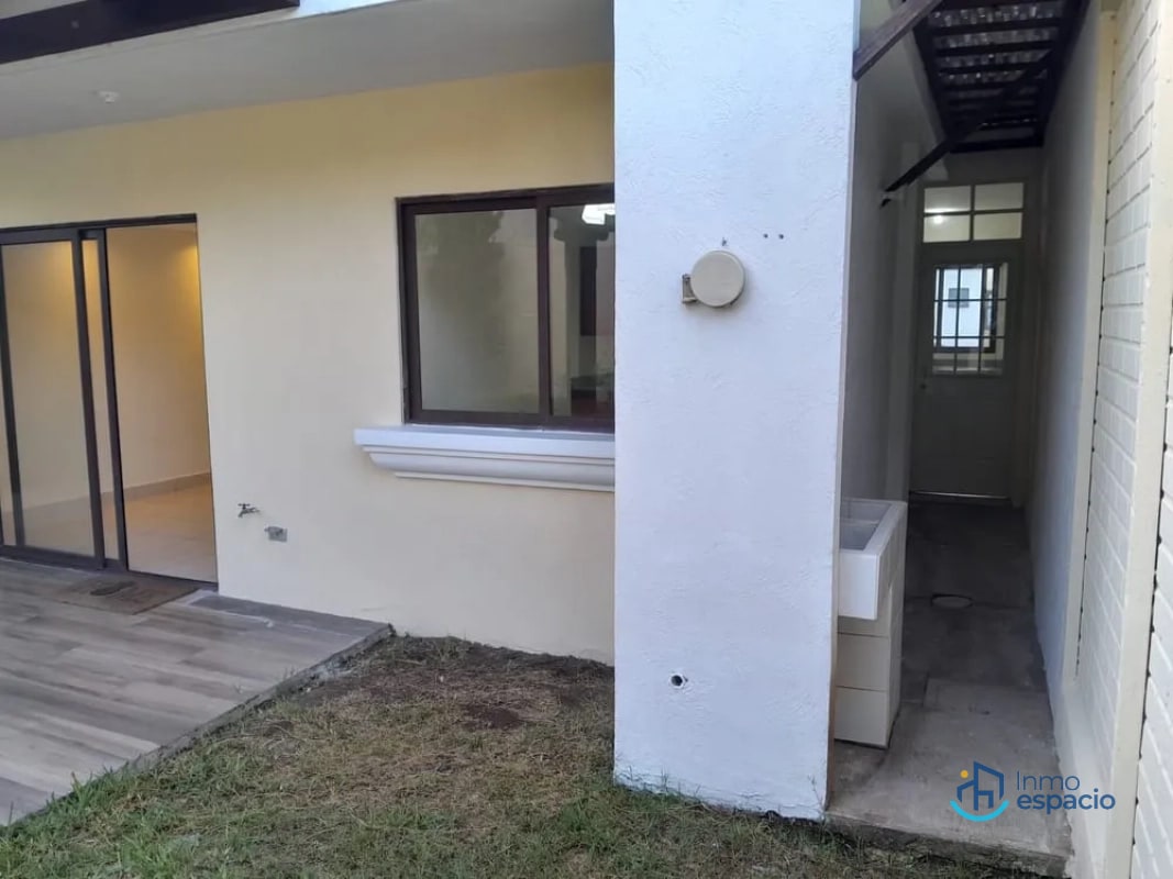 Casa en Venta- Zona 4 de Mixco, Vistas del Naranjo 1 - 5
