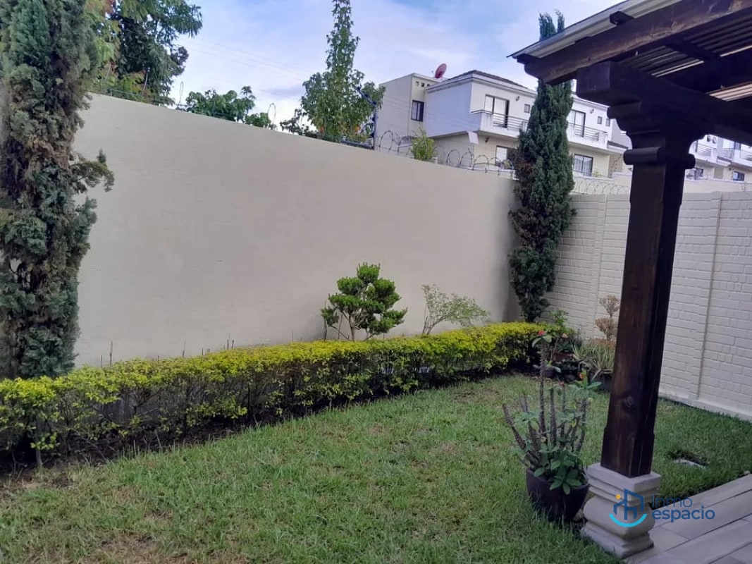 Casa en Venta- Zona 4 de Mixco, Vistas del Naranjo 1 - 4
