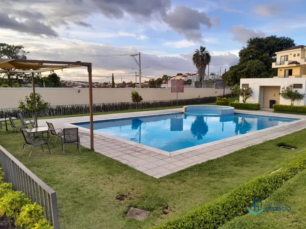 Casa en Venta- Zona 4 de Mixco, Vistas del Naranjo 1 - 1