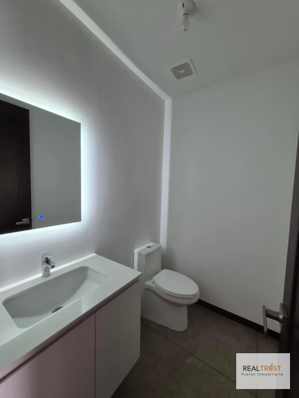 EN VENTA PRECIOSO APARTAMENTO CON TERRAZA, SAN LÁZARO ZONA 15 - 6
