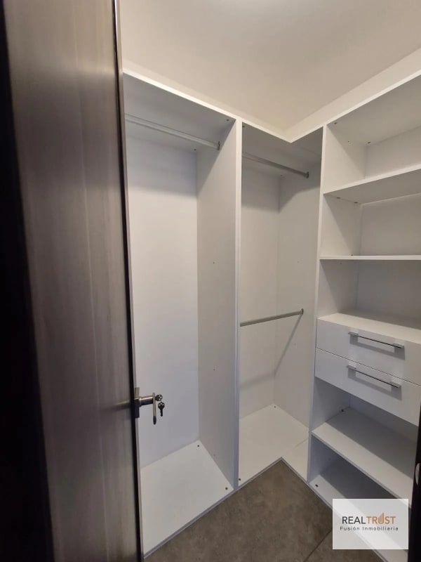 EN VENTA PRECIOSO APARTAMENTO CON TERRAZA, SAN LÁZARO ZONA 15 - 5