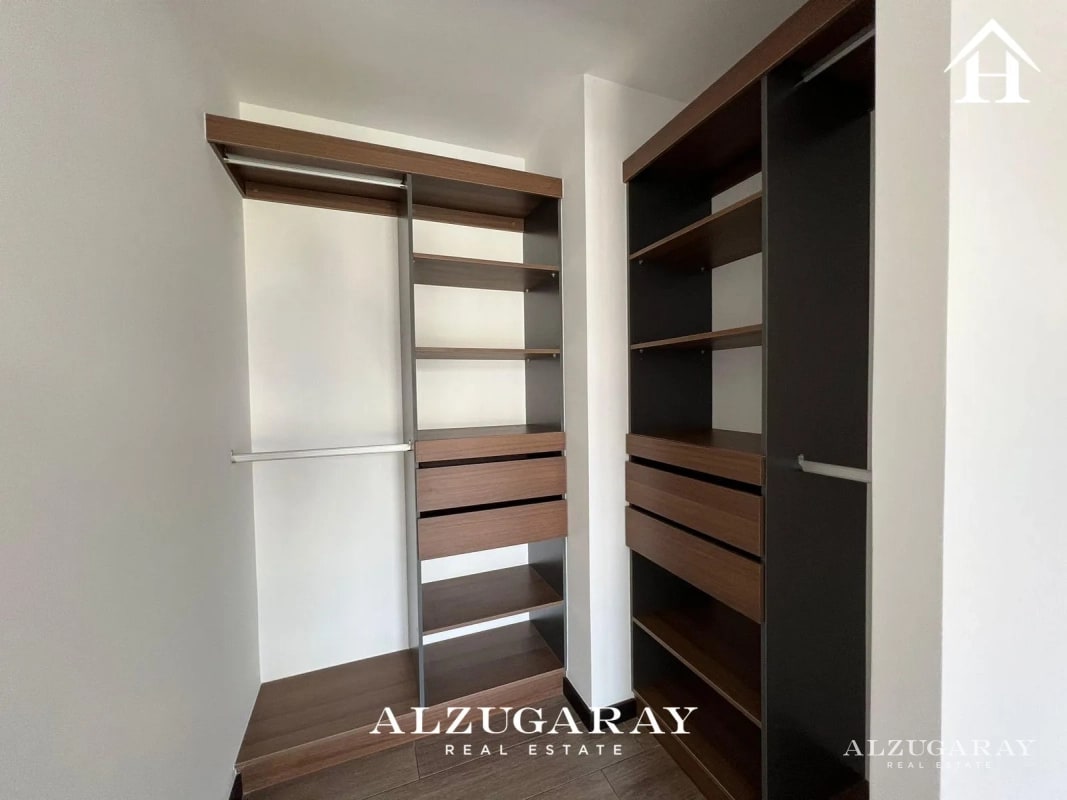APTO NIVEL ALTO C/ VISTA 2 HAB. / EDIFICIO IQ10 Z.10 — Apartamento en Venta en Zona 10, Guatemala, Ciudad — foto 5 de 10