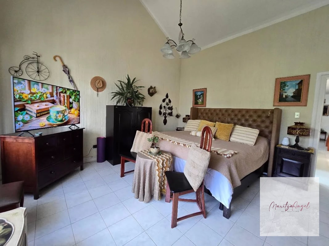 VENTA DE CASA EN ZONA 10 - 4