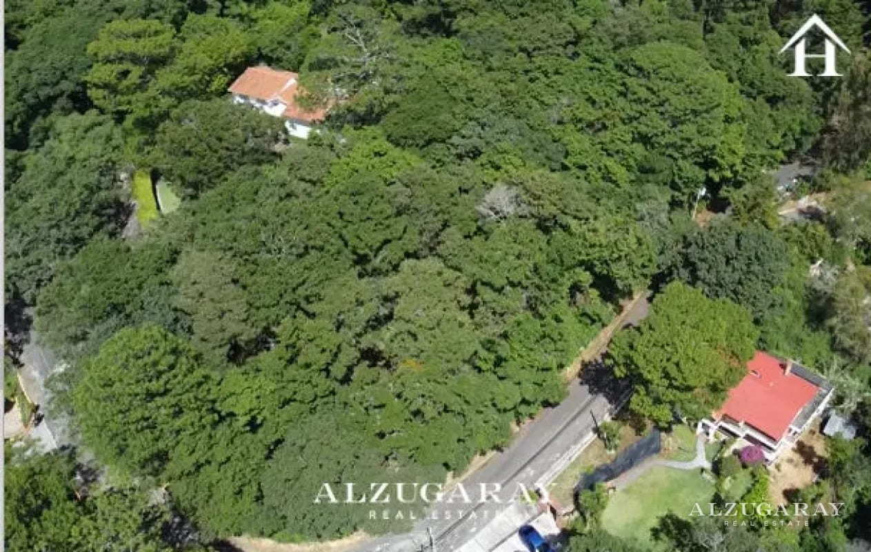 TERRENO RESIDENCIAL AMPLIO 4,198 VR2 / EL ENCINAL MIXCO — Terreno en Venta en Zona 7 Mixco, Guatemala, Ciudad — foto 1 de 10