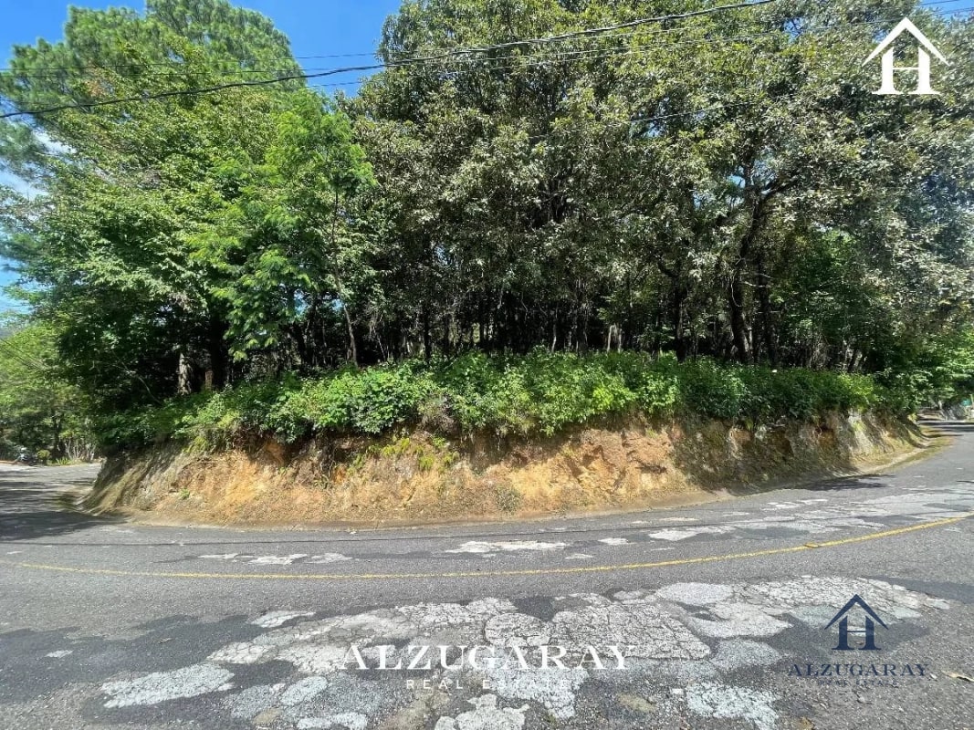 TERRENO RESIDENCIAL AMPLIO 4,198 VR2 / EL ENCINAL MIXCO - 2
