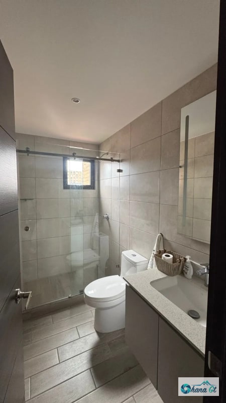 APARTAMENTO AMUEBLADO EN RENTA ZONA 10 EDIF. PARQUE 10 - 5