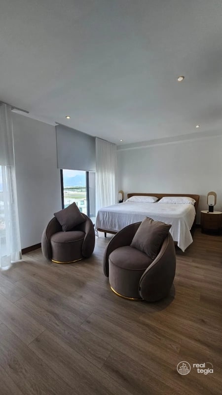 APARTAMENTO ZONA 13 - 7