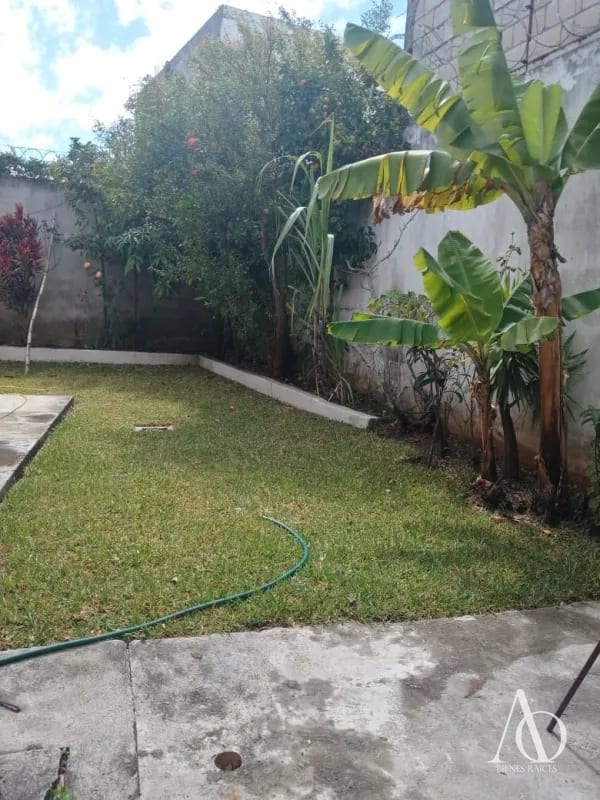 Casa en Venta en Pinares de San Cristóbal, zona 8 de Mixco / EN DIRECTO — Casa en Venta en Pinares de San Cristobal, Zona 8 Mixco, Guatemala, Ciudad — foto 1 de 17
