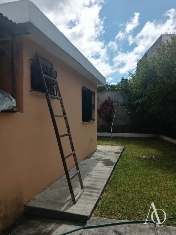 Casa en Venta en Pinares de San Cristóbal, zona 8 de Mixco / EN DIRECTO — Casa en Venta en Pinares de San Cristobal, Zona 8 Mixco, Guatemala, Ciudad — foto 13 de 17