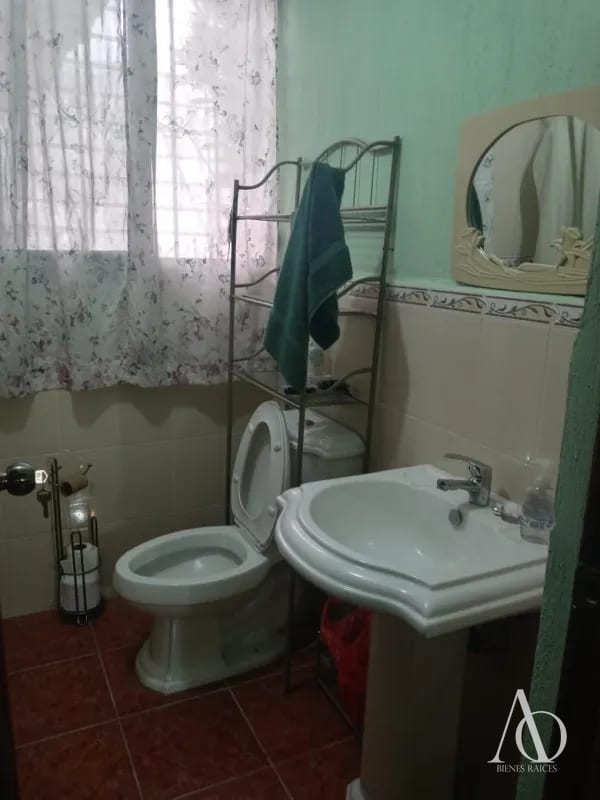 Casa en Venta en Pinares de San Cristóbal, zona 8 de Mixco / EN DIRECTO — Casa en Venta en Pinares de San Cristobal, Zona 8 Mixco, Guatemala, Ciudad — foto 10 de 17