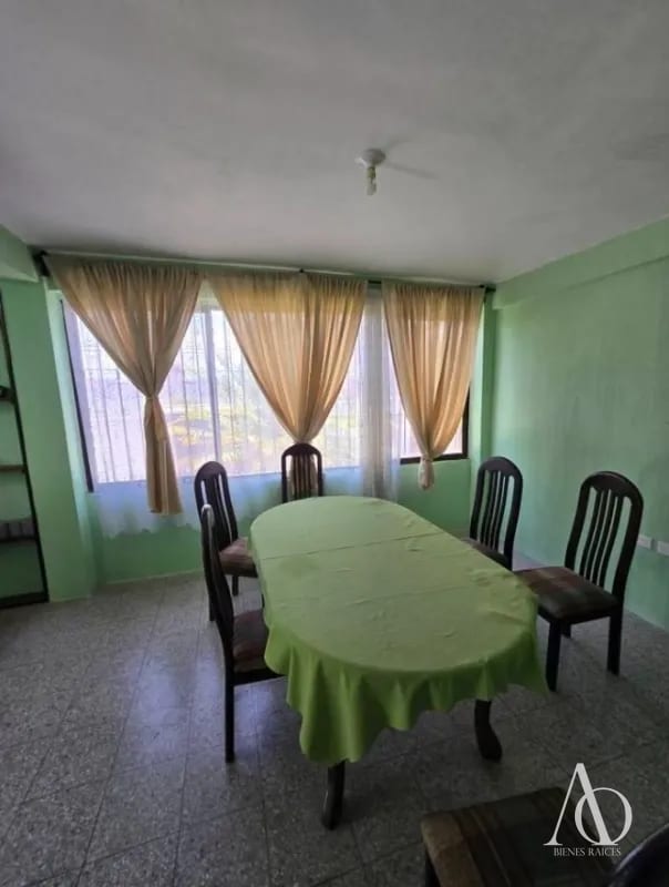 Casa en Venta en Pinares de San Cristóbal, zona 8 de Mixco / EN DIRECTO — Casa en Venta en Pinares de San Cristobal, Zona 8 Mixco, Guatemala, Ciudad — foto 4 de 17
