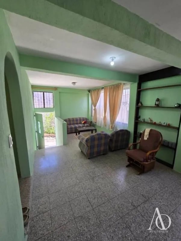 Casa en Venta en Pinares de San Cristóbal, zona 8 de Mixco / EN DIRECTO — Casa en Venta en Pinares de San Cristobal, Zona 8 Mixco, Guatemala, Ciudad — foto 3 de 17