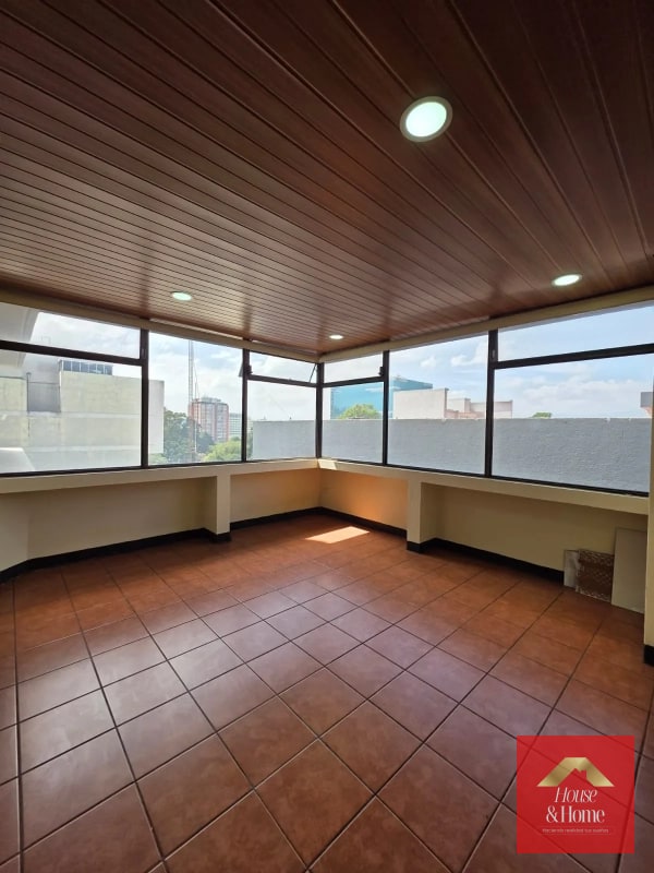 OFICINA EN VENTA ZONA 10 | 110m2 (copia) — Oficina en Alquiler en Reforma Montúfar, Zona 10, Guatemala, Ciudad — foto 3 de 8