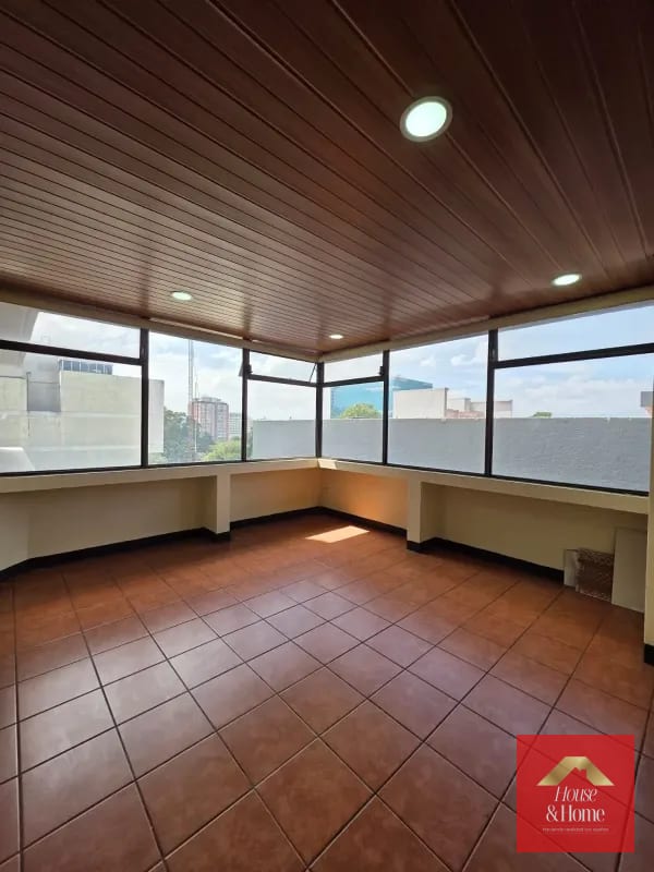 OFICINA EN VENTA ZONA 10 | 110m2 (copia) — Oficina en Alquiler en Reforma Montúfar, Zona 10, Guatemala, Ciudad — foto 3 de 8