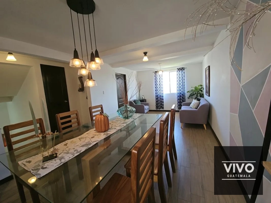Venta de Casa con Jardín Amplio, Villas del Pinar San Cristóbal , Q1,775,000 — Casa en Venta en Pinares de San Cristobal, Zona 8 Mixco, Guatemala, Ciudad — foto 1 de 14