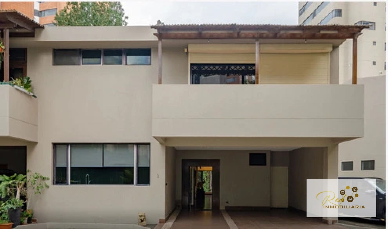 VENTA DE CASA PREMIERE CLUB ZONA 14 - 2