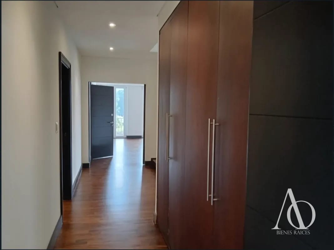 Apartamento en Alquiler Edificio Quinta Avenida, zona 14 N7/8 / EN DIRECTO — Apartamento en Alquiler en Quinta Avenida, Zona 14, Guatemala, Ciudad — foto 6 de 8
