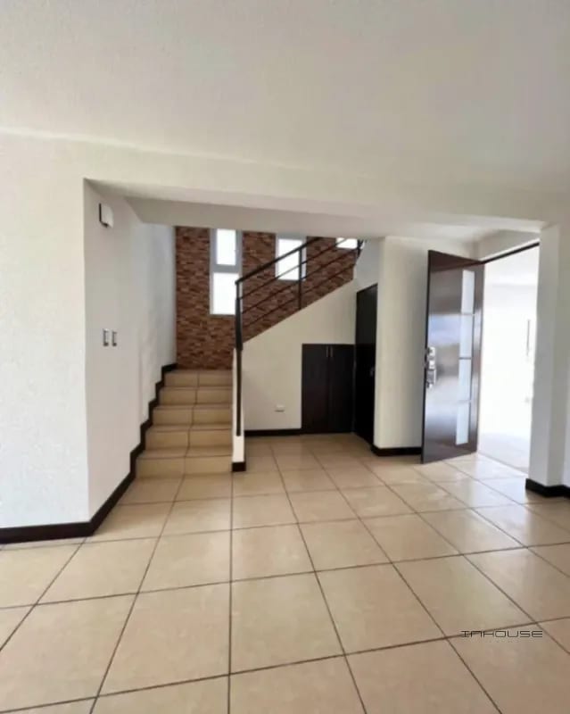 CASA EN VENTA EN CAES KM 25 -ALTOS DE VILLAGE- — Casa en Venta en Carretera a El Salvador, Guatemala, Ciudad — foto 8 de 10