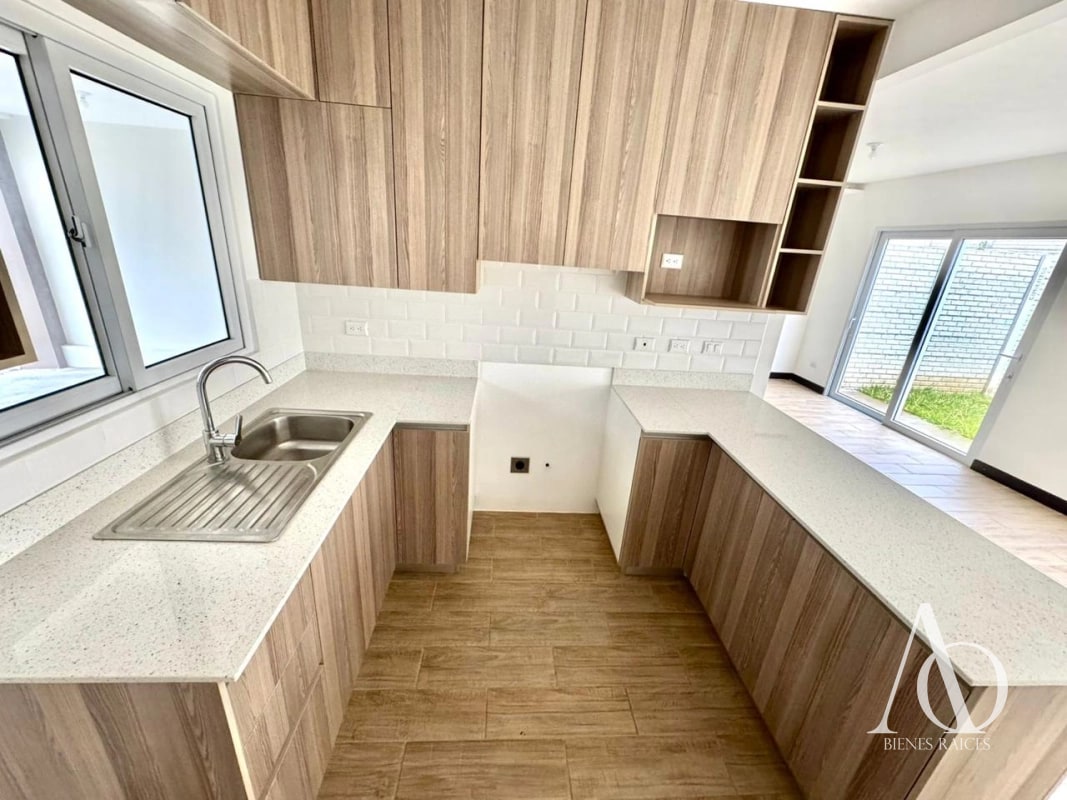 Casa en Venta en Bosques de Santa Elena, Km. 26 CES / EN DIRECTO - 3