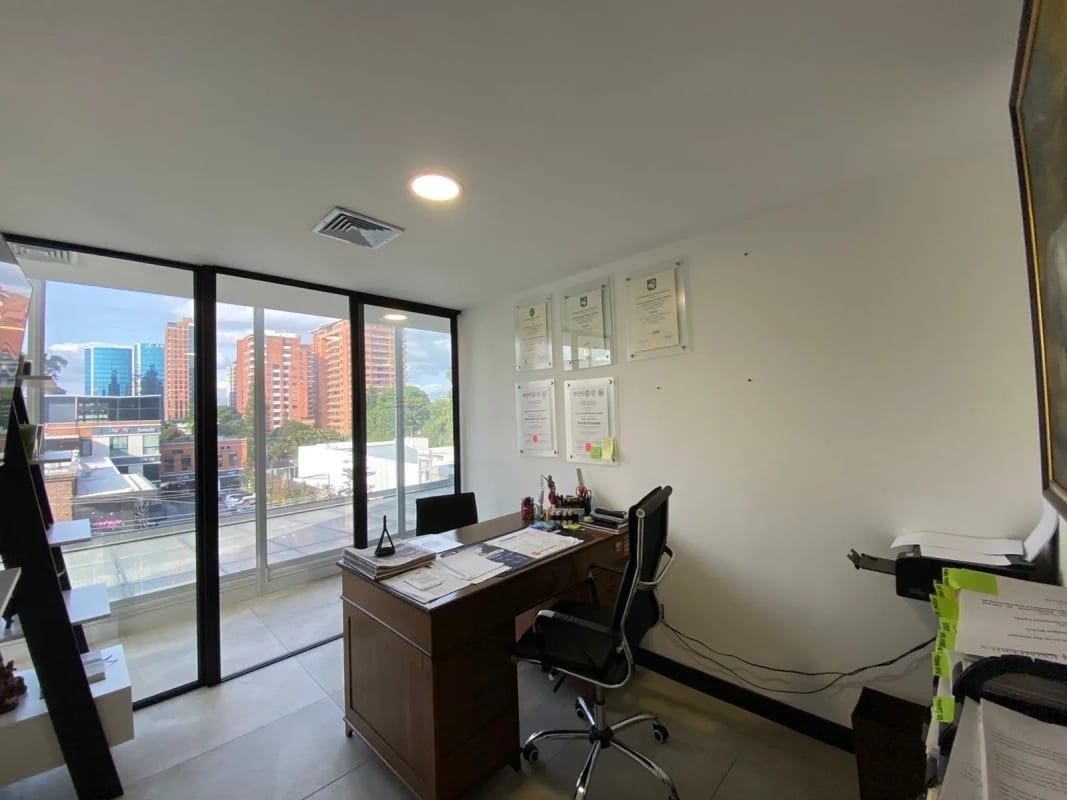 Oficina en Venta en Edificio Vasanta zona 10 — Oficina en Venta en Zona 10, Guatemala, Ciudad — foto 9 de 13