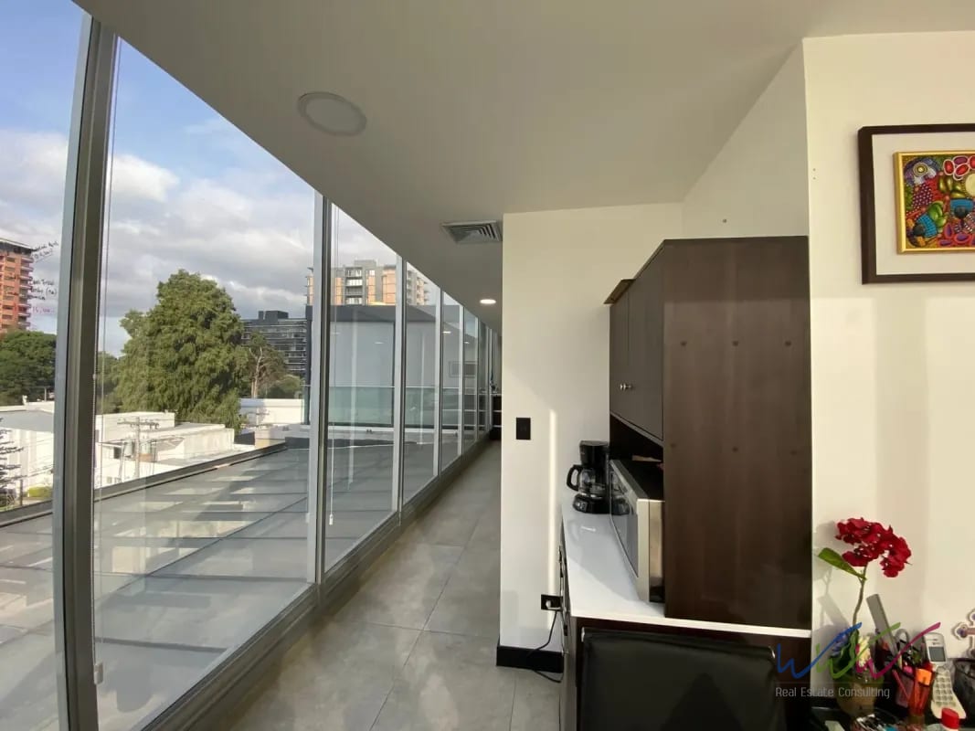 Oficina en Venta en Edificio Vasanta zona 10 — Oficina en Venta en Zona 10, Guatemala, Ciudad — foto 3 de 13