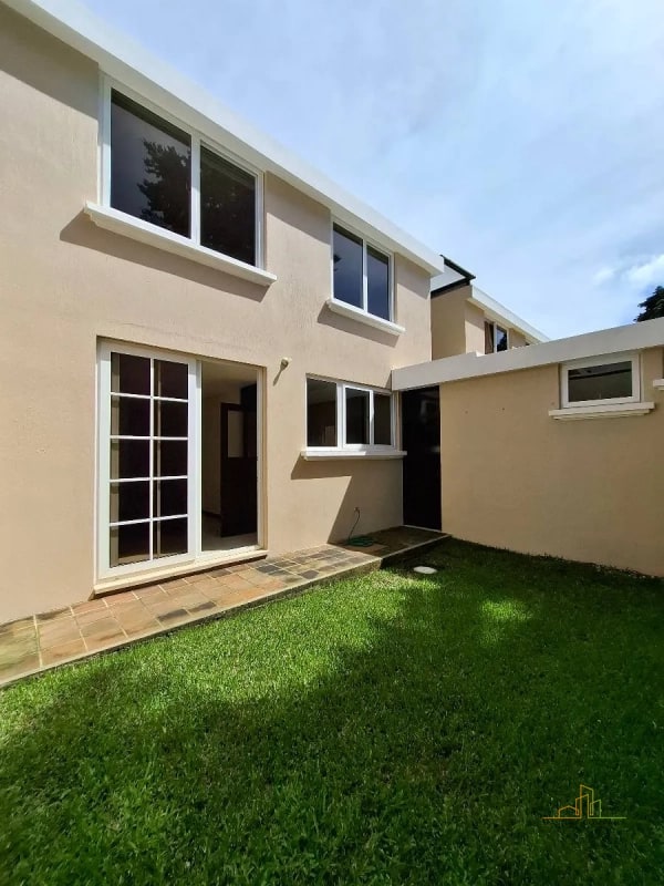 Casa en venta en Carretera a El Salvador Km 16-20 Fraijanes- Dentro de Condominio, con jardín - 3