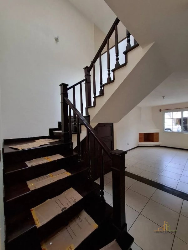 Casa en venta en Carretera a El Salvador Km 16-20 Fraijanes- Dentro de Condominio, con jardín - 2