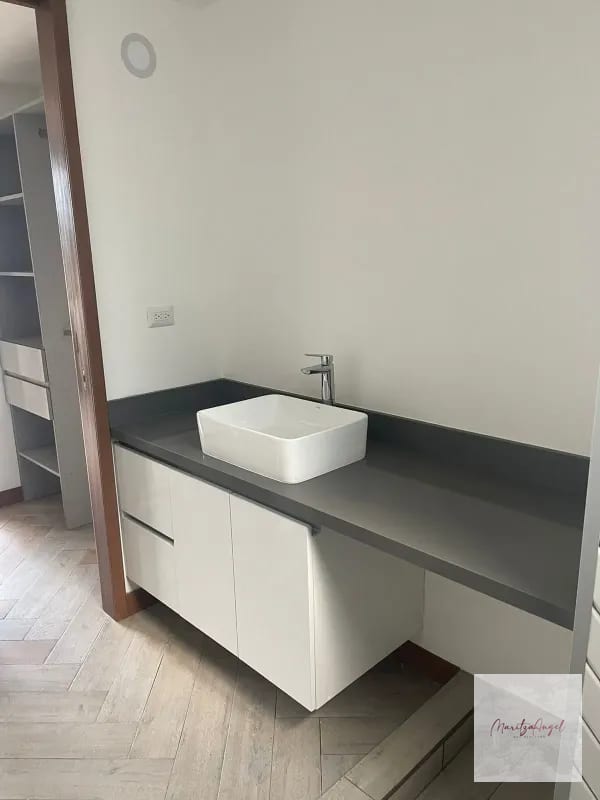 APARTAMENTO EN VENTA EN ZONA 16 — Apartamento en Venta en Kanajuyú, Zona 16, Guatemala, Ciudad — foto 8 de 13