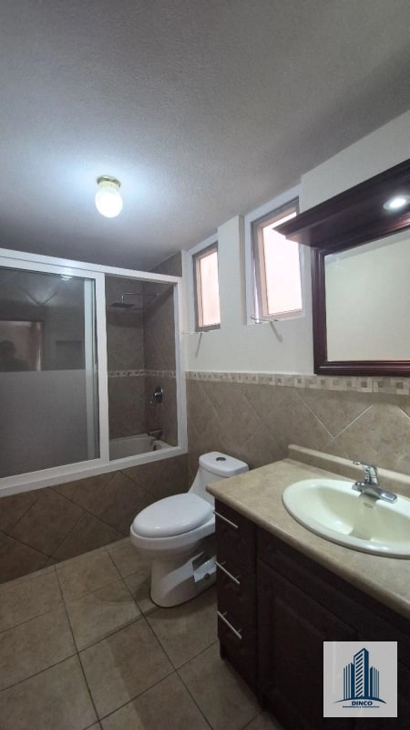 Vendo Casa en Quinta Los Encinos Z.7 de Mixco - 2