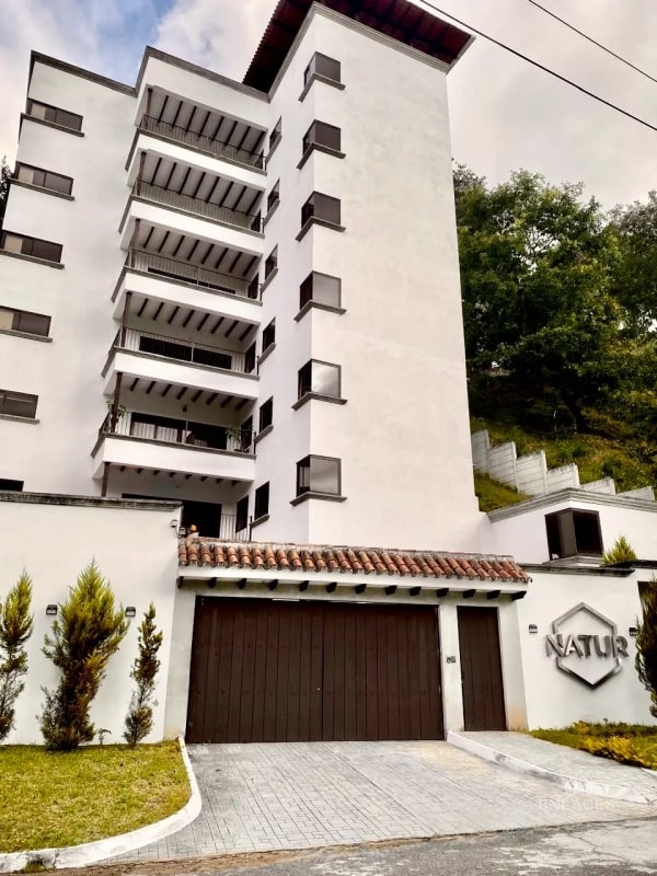 Zona 16 • Apartamento en renta • Edificio Natur Premium - 11
