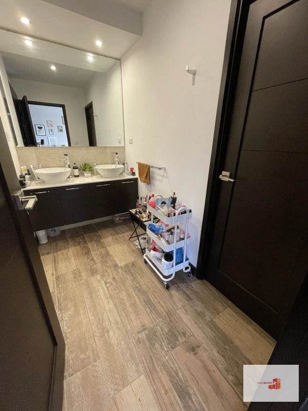 Apartamento amplio 1 dormitorio con sala fam y estudio incorporados - zona 16 Kanajuyu - 5