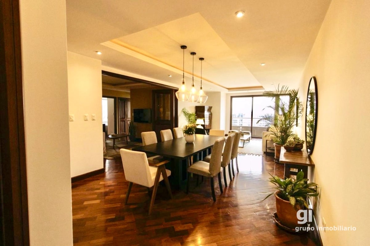 Apartamento amueblado en renta zona 10 - 5