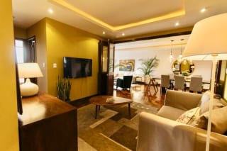 Apartamento amueblado en renta zona 10 — Apartamento en Alquiler en Zona 10, Guatemala, Ciudad — miniatura 3 de 6