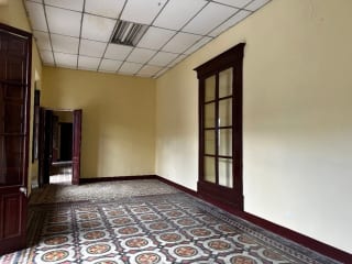 Zona 1, Amplia casa estilo colonial en alquiler — Casa en Alquiler en Zona 1, Guatemala, Ciudad — miniatura 5 de 10