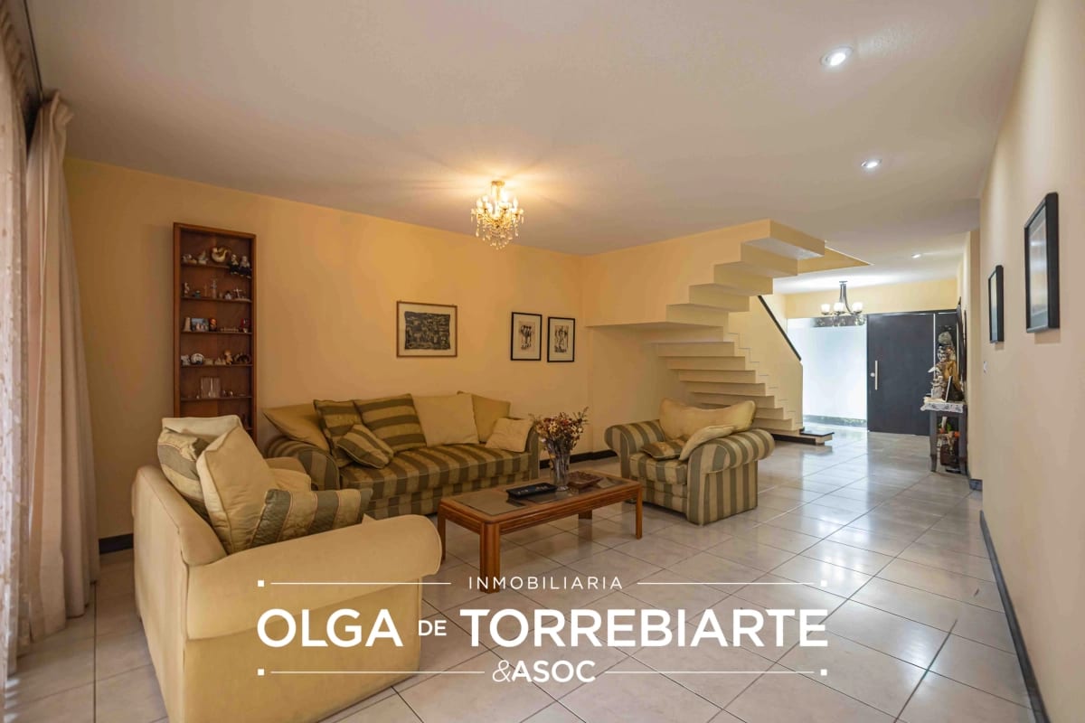 Casa en Campos de San Isidro, Zona 16 — Casa en Venta en Campos de San Isidro II, Zona 16, Guatemala, Ciudad — foto 11 de 17