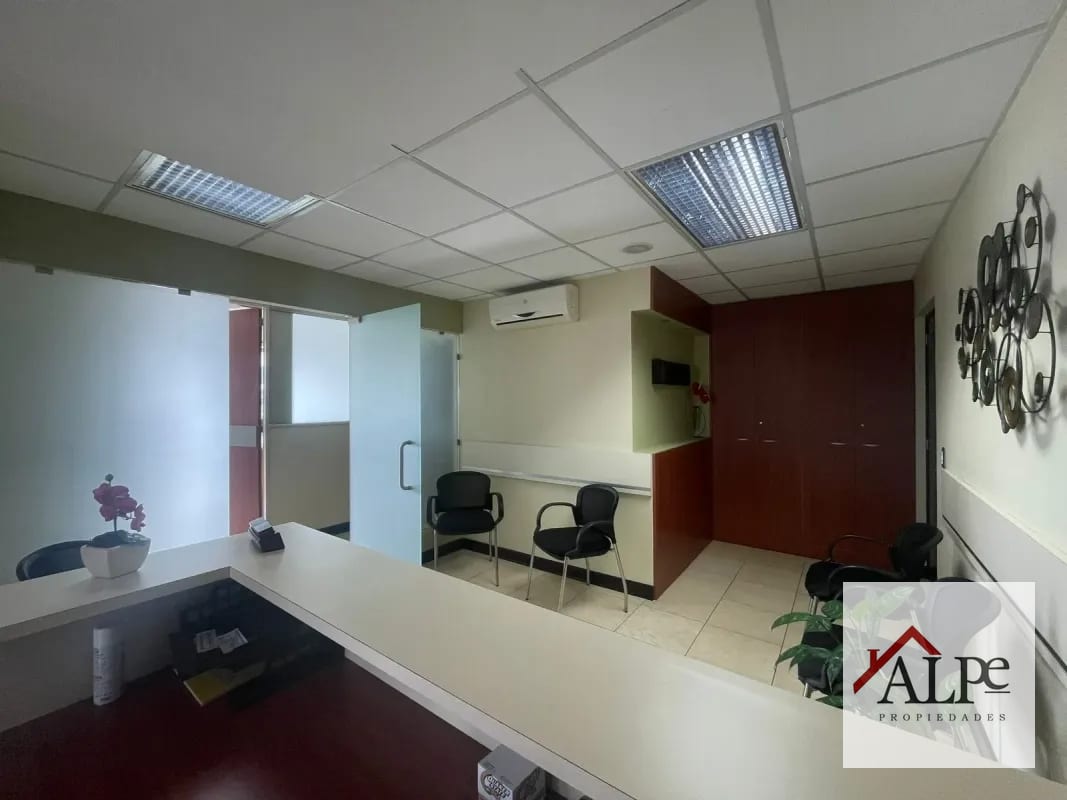 OFICINA EN VENTA ZONA 10 TORINO — Oficina en Venta en Torino, Zona 10, Guatemala, Ciudad — foto 2 de 8