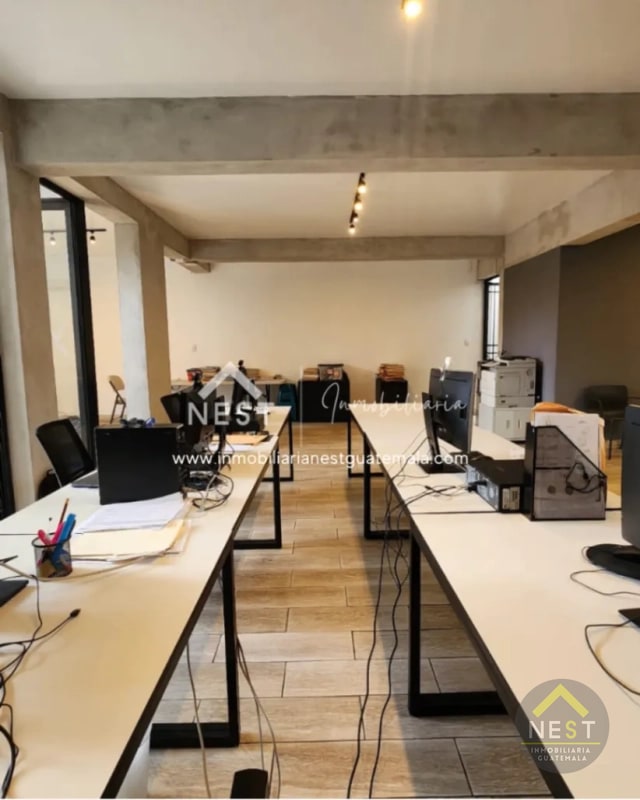 Casa comercial en Renta | zona 10 - 12