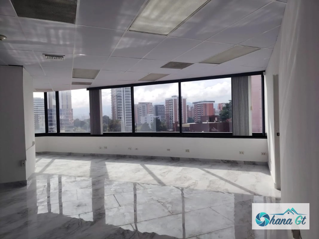 OFICINA EN RENTA ZONA 10 - 9