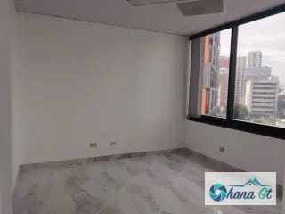 OFICINA EN RENTA ZONA 10 — Oficina en Alquiler en Zona 10, Guatemala, Ciudad — miniatura 2 de 9