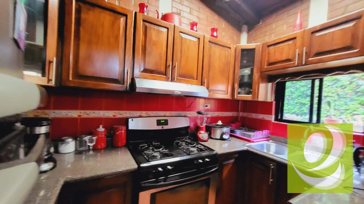 CASA EN VENTA EN ZONA 2 DE MIXCO COL. ALVARADO - 3