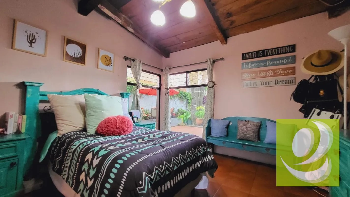 CASA EN VENTA EN ZONA 2 DE MIXCO COL. ALVARADO - 2