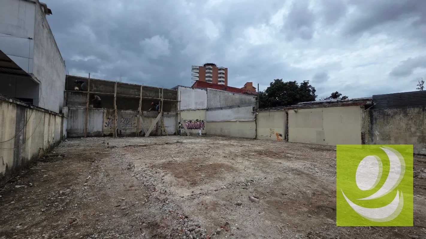 RENTO TERRENO COMERCIAL SOBRE BOULEVARD VISTA HERMOSA ZONA 15 - 3