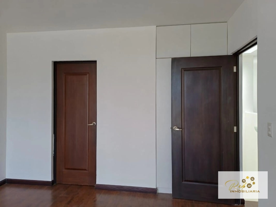 RENTA, AMPLIA CASA DE TRES NIVELES, CAES, CONDOMINIO Km.9 - 7