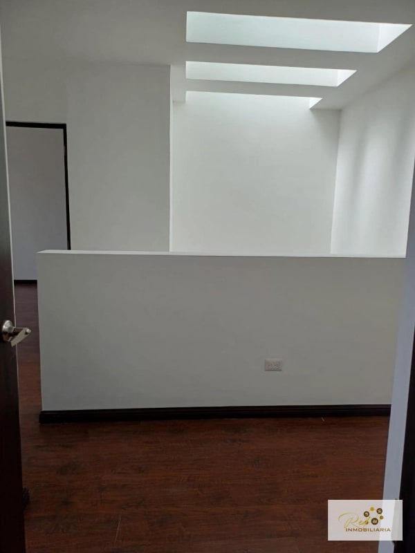 RENTA, AMPLIA CASA DE TRES NIVELES,  CAES, CONDOMINIO Km.9 - 5