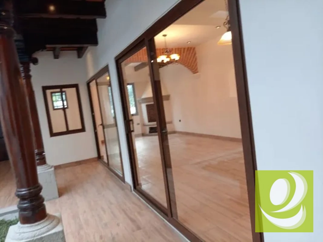 Casa Estilo Colonial en Venta Antigua Gardens - 4
